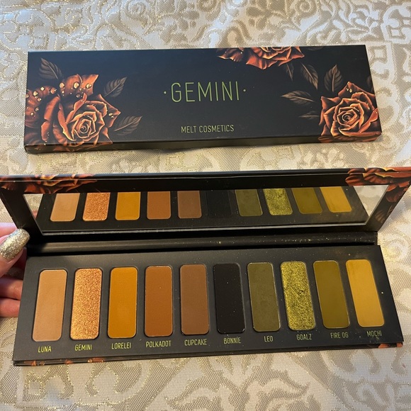 Melt Gemini Eyeshadow Palette - Picture 6 of 10
